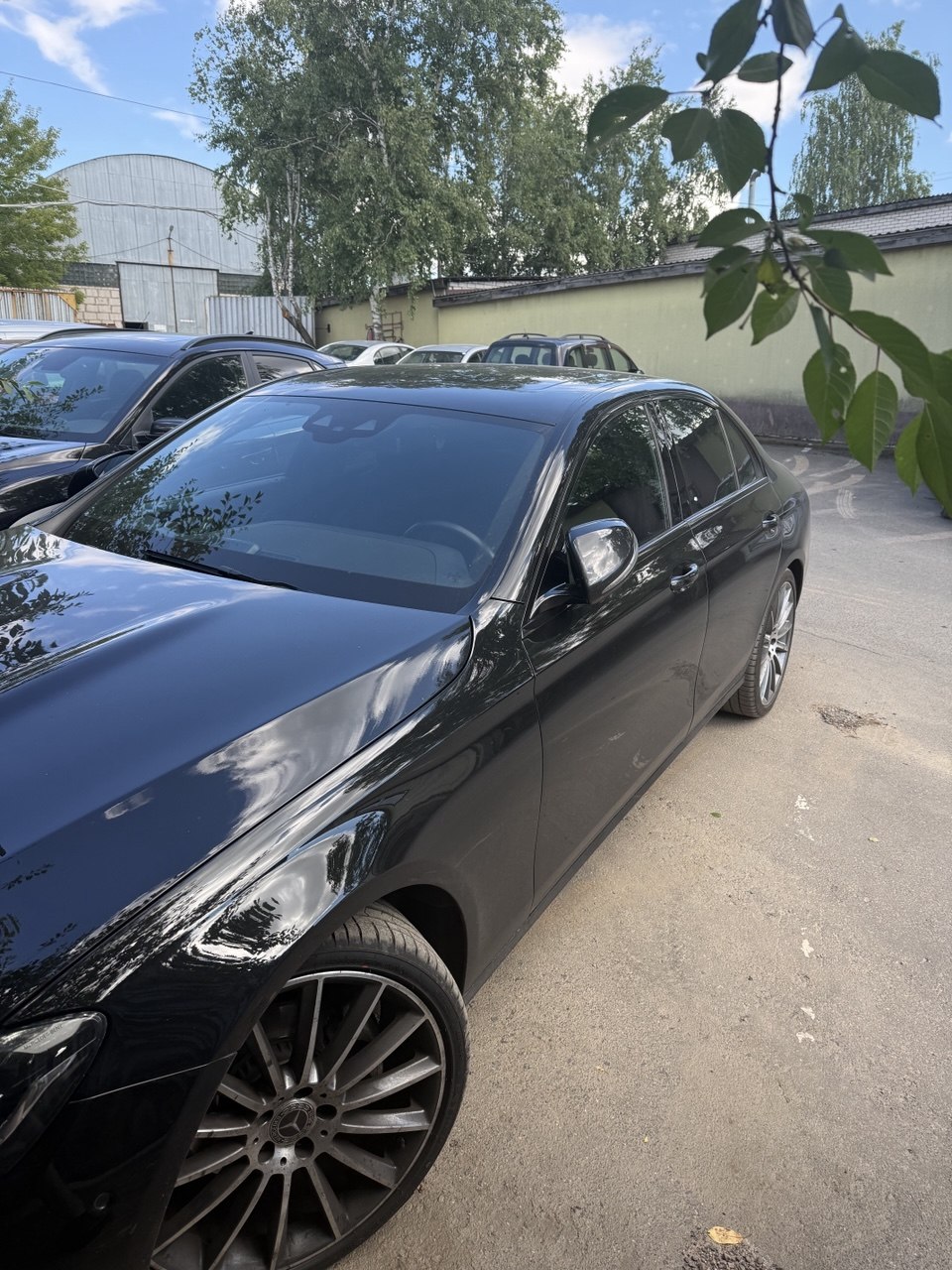 После ремонта левый бок спереди Mercedes E250 2.0 бензин 2020 года