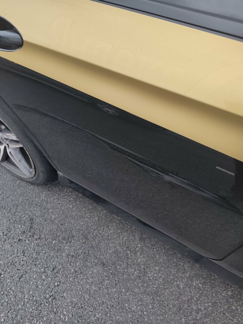 Боковые повреждения Mercedes E 220 4Matic 2.2 дизель 2019 года