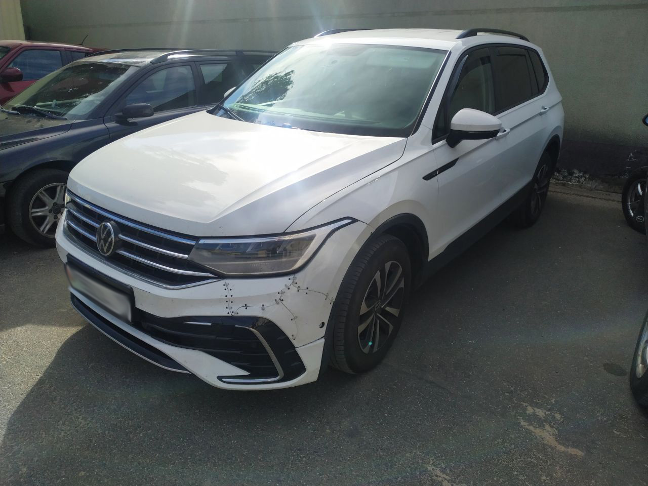 Volkswagen Tiguan R-Line 2022 до ремонта - повреждение переднего бампера