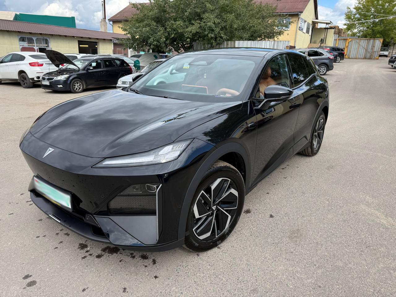 Кузов Changan Deepal S07 2025 после ремонта вид спереди сбоку