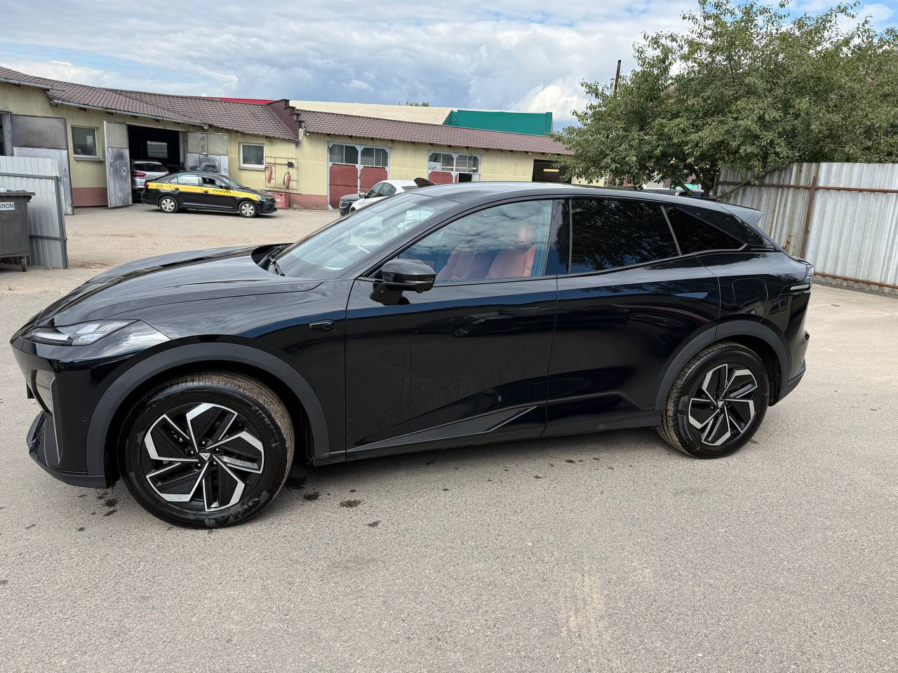 Кузов Changan Deepal S07 2025 после ремонта вид сбоку