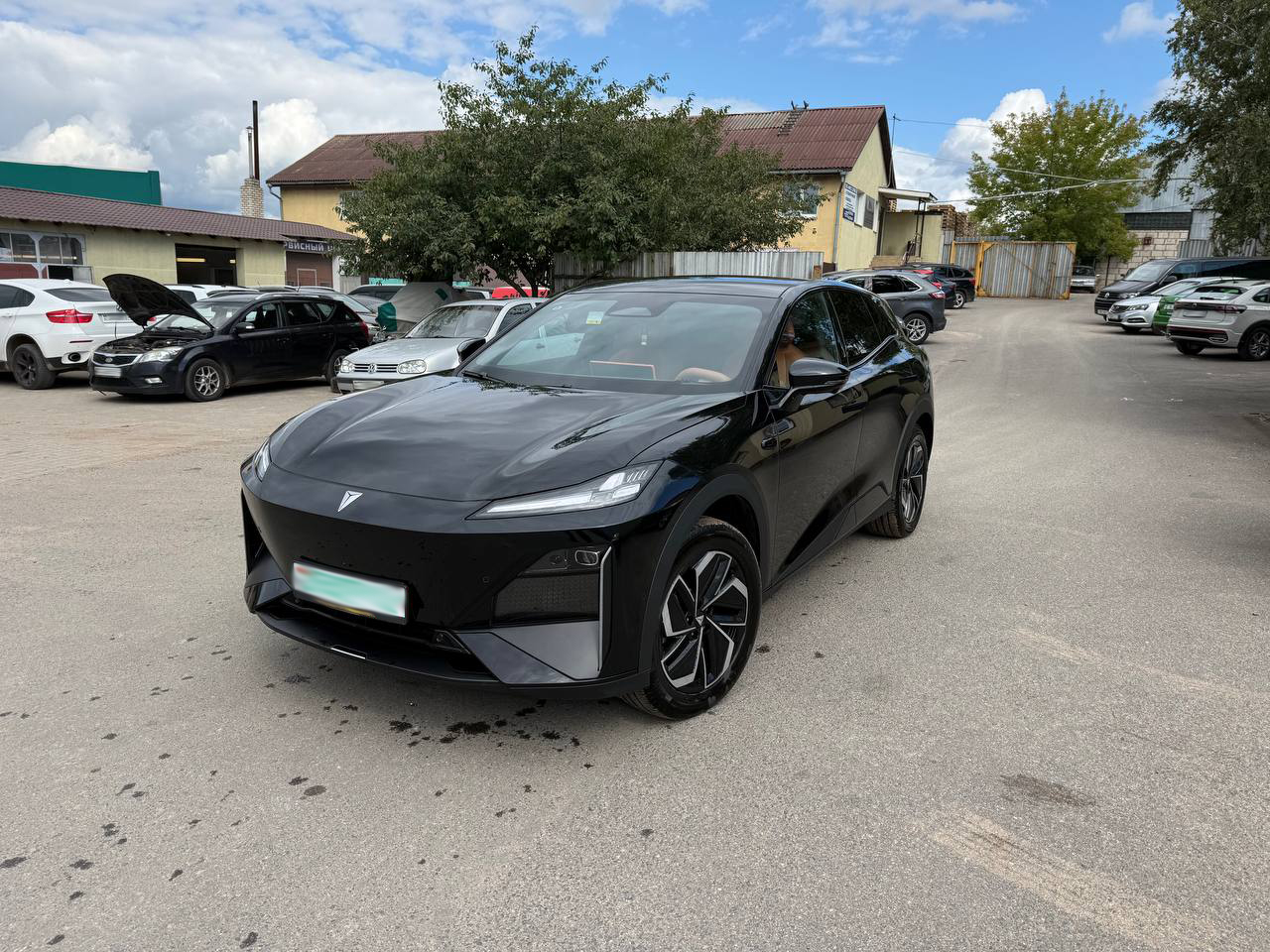 Кузов Changan Deepal S07 2025 после ремонта вид спереди издали