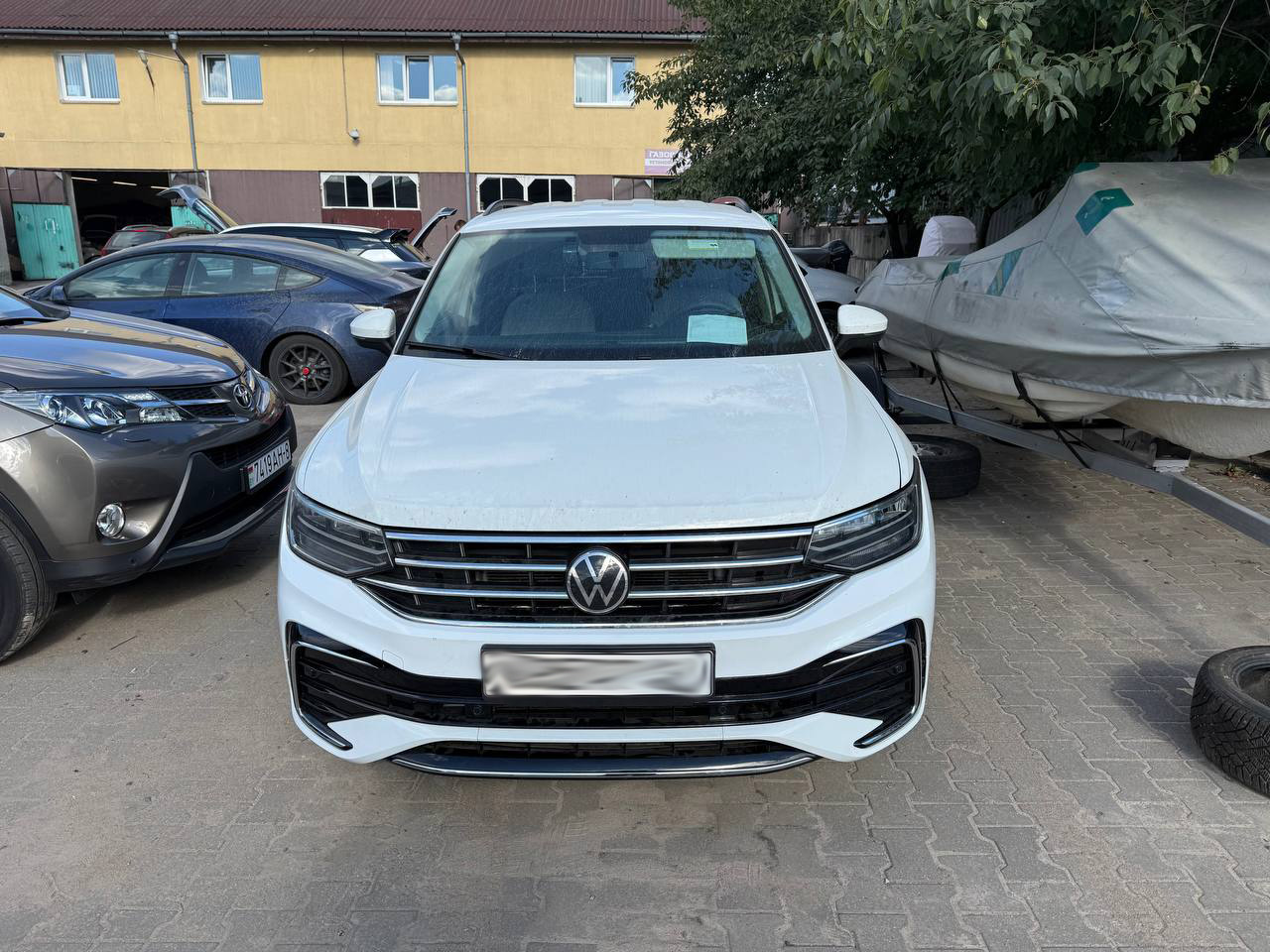 Volkswagen Tiguan R-Line 2022 после ремонта переднего бампера