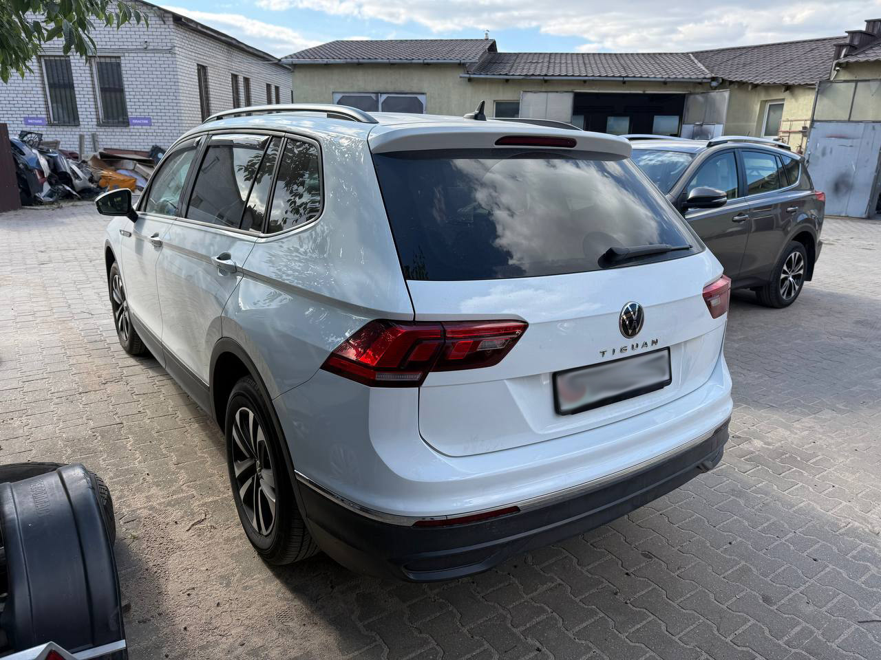 Volkswagen Tiguan R-Line 2022 после ремонта заднего бампера