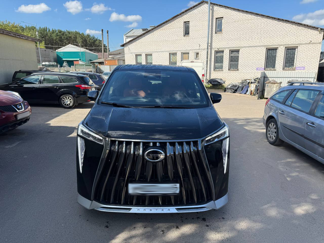 GAC M8 после ремонта и покраски переднего бампера